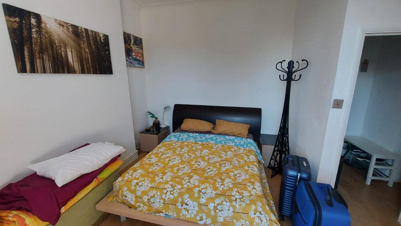 Extra Large One Bedroom Flat With Parking Londres Extérieur photo