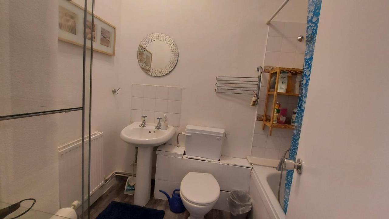 Extra Large One Bedroom Flat With Parking Londres Extérieur photo