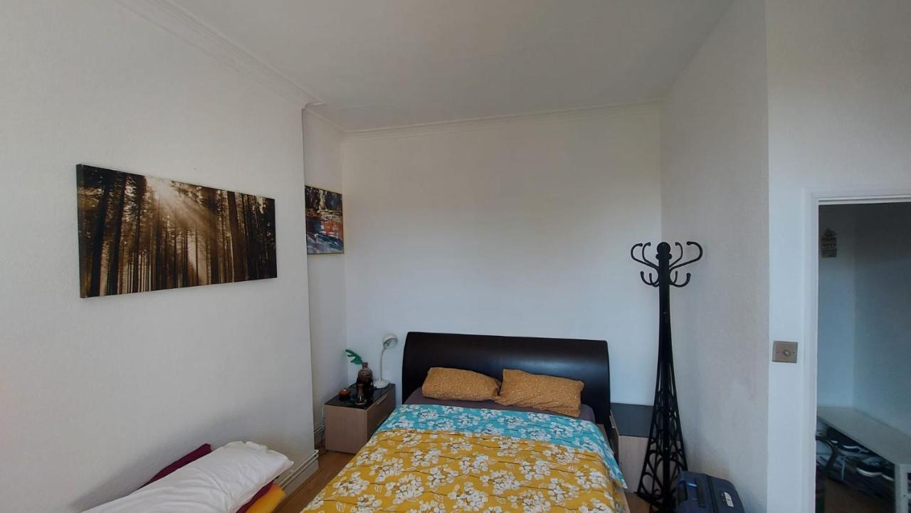 Extra Large One Bedroom Flat With Parking Londres Extérieur photo