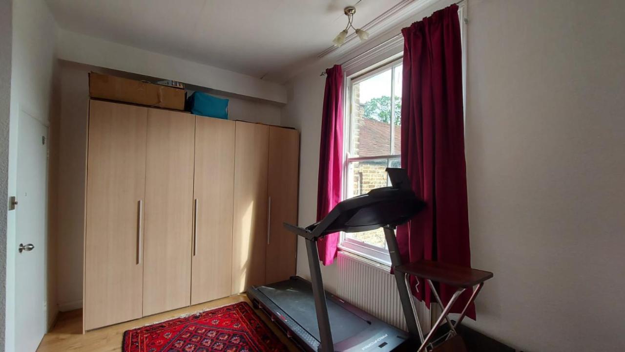 Extra Large One Bedroom Flat With Parking Londres Extérieur photo