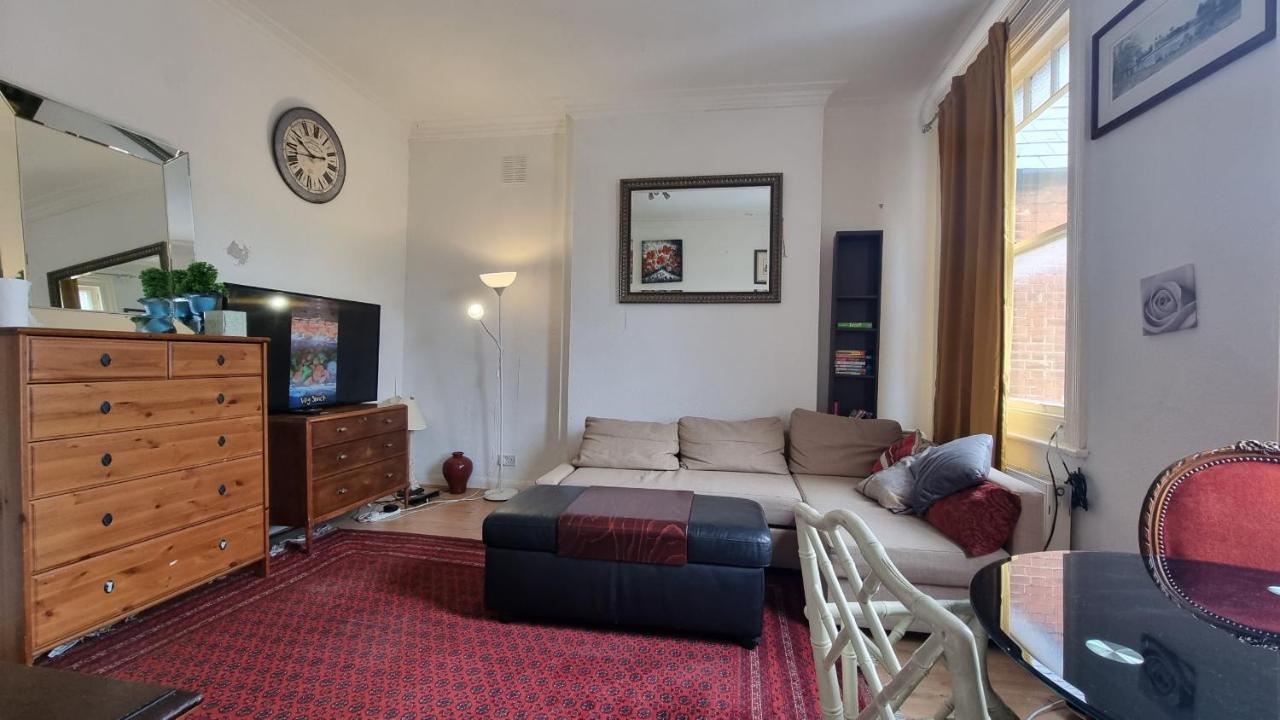Extra Large One Bedroom Flat With Parking Londres Extérieur photo